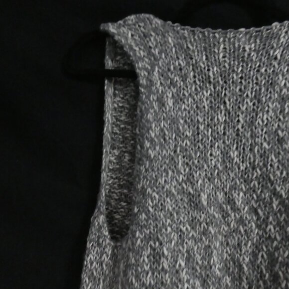 HOLLISTER CALIFORNIA | xs - s extra small - small | Open Front Sweater Vest - Picture 10 of 16